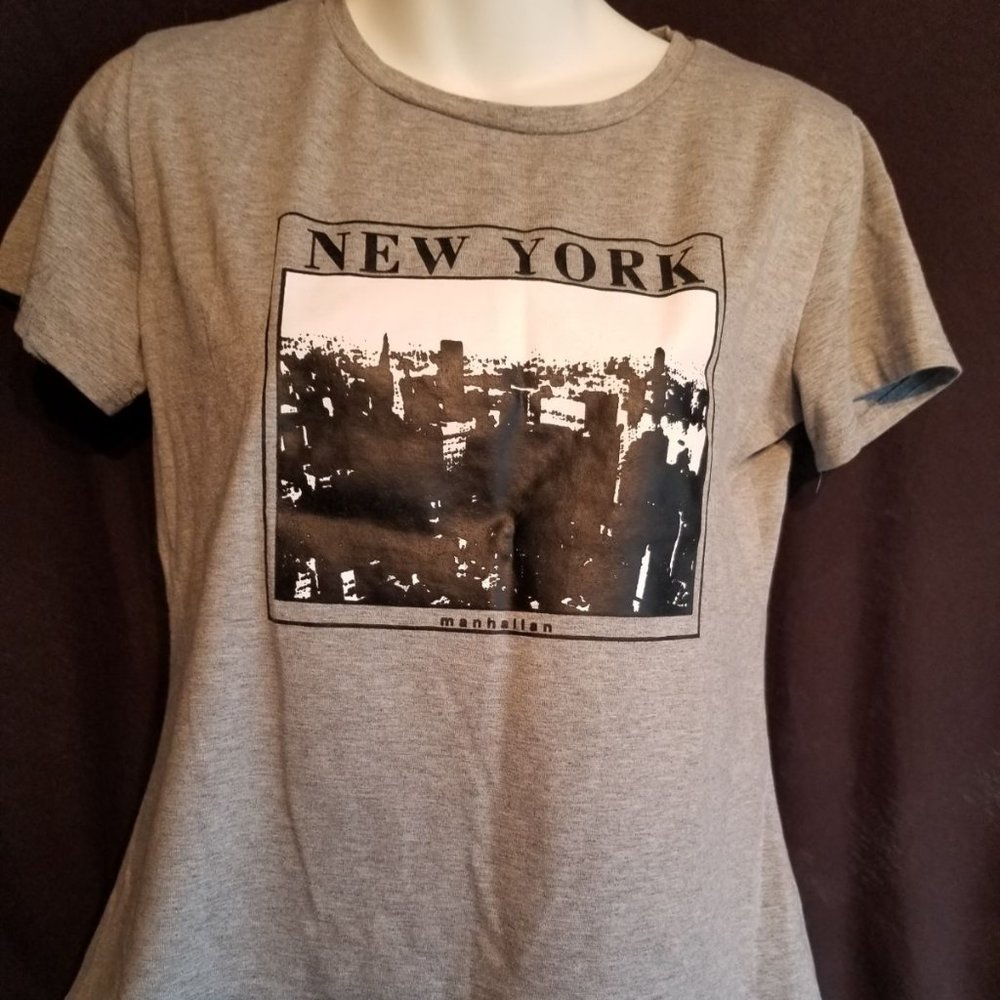 Women's Tshirt New York Design Large